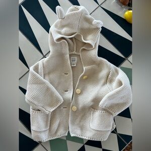 Baby bear GAP sweater with hoodie cream